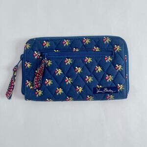 VERA BRADLEY RETIRED EMILY WRISTLET ZIP AROUND WALLET QUILTED FLORAL BLUE